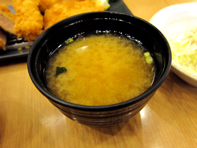 タイさぼてんの味噌汁